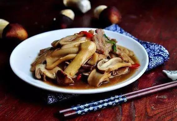 大球什么?大球盖菇!什么盖菇?大球盖菇!大什么菇?……(图2) 大球什么?大球盖菇!什么盖菇?大球盖菇!大什么菇?……(图2)