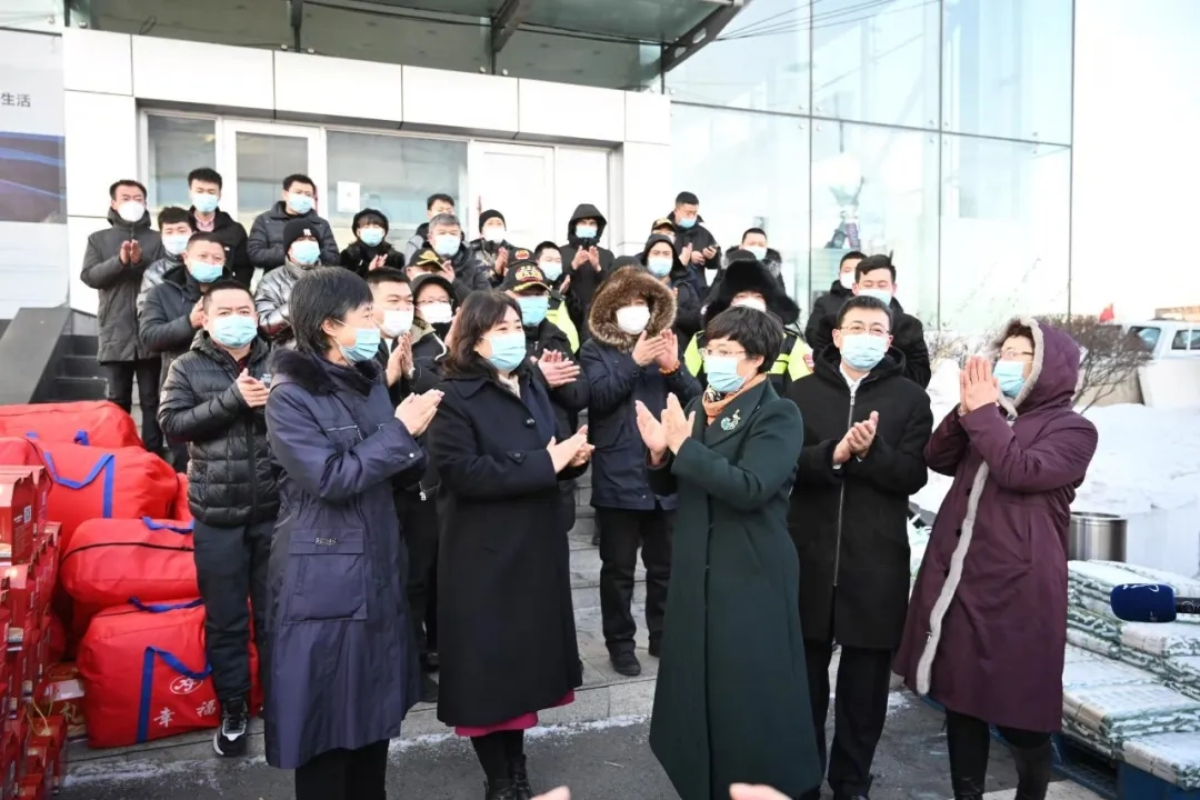 “爱心护学”和“衣缘助力”公益项目启动 220名寒门学子首批受益(图2) “爱心护学”和“衣缘助力”公益项目启动 220名寒门学子首批受益(图2)