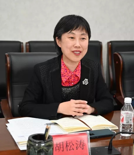 省妇联举办《习近平关于注重家庭家教家风建设论述摘编》读书会(图5) 省妇联举办《习近平关于注重家庭家教家风建设论述摘编》读书会(图5)