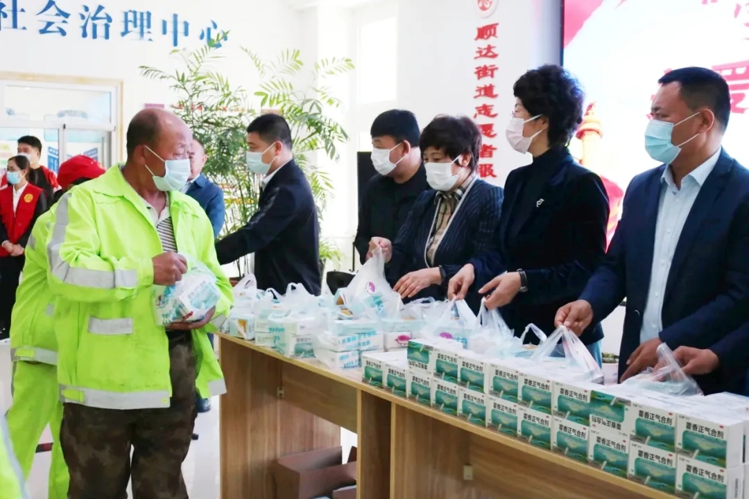 兰西县妇联开展“学党史 办实事”关爱环卫工人、辖区贫困妇女公益活动(图1) 兰西县妇联开展“学党史 办实事”关爱环卫工人、辖区贫困妇女公益活动(图1)